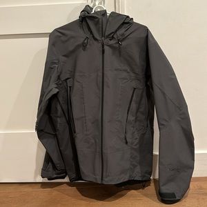 Patagonia men’s Gore-Tex raincoat